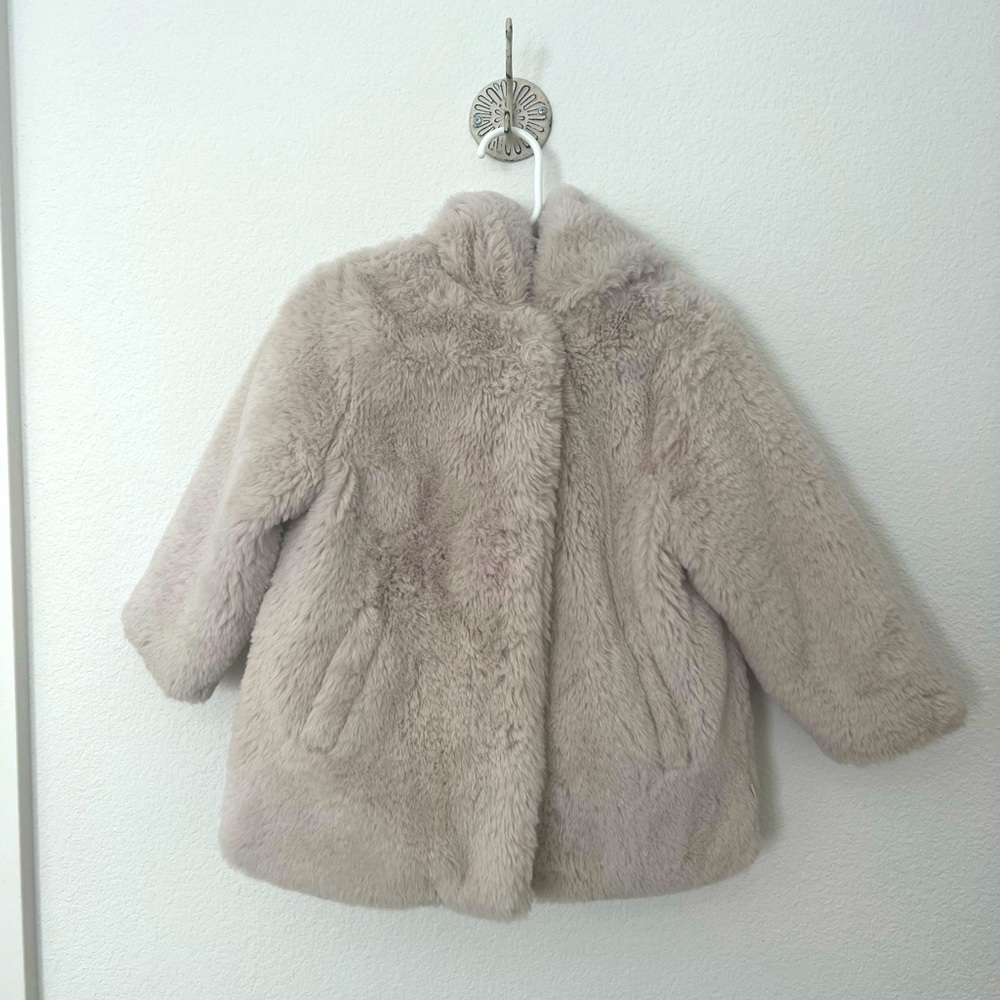Zara faux fur coat size 3-4